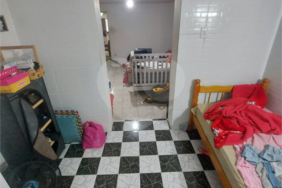 Sobrado à venda com 8 quartos no Brasilândia, São Paulo, SP