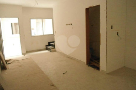 Casa à venda com 2 suítes no condomínio Ilha da Madeira, São Paulo - SP