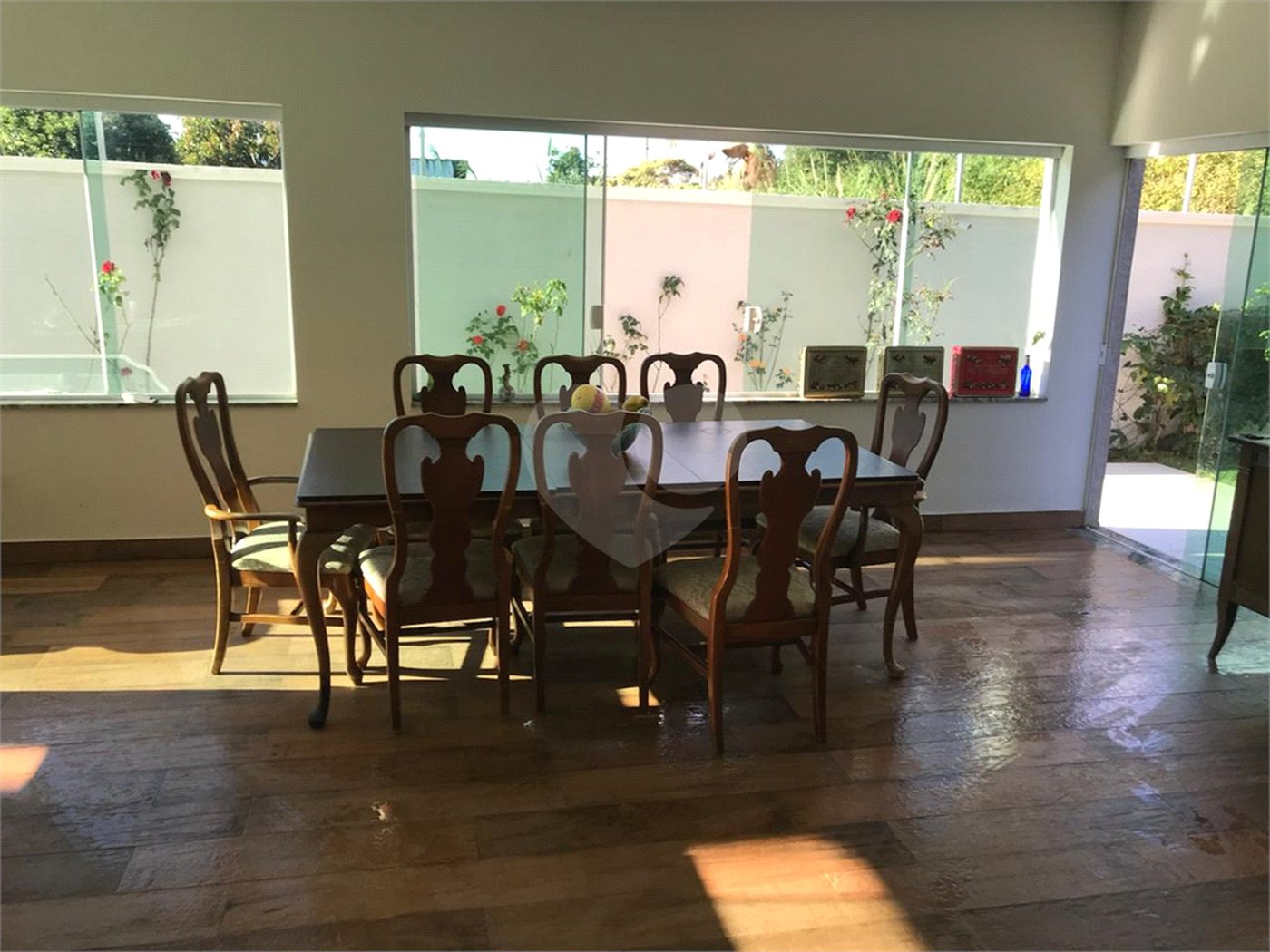 Casa à venda com 5 quartos, sendo 3 suítes, em Loteamento Jardim Morumbi, Atibaia, SP