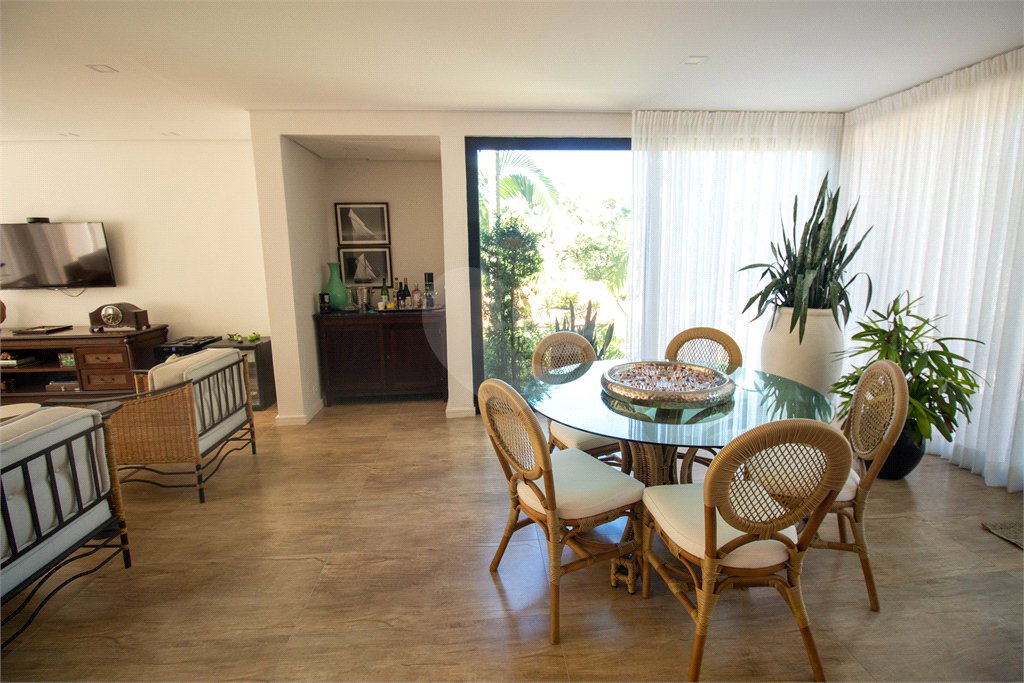 Casa à venda com 4 suítes no condomínio Sítio Primavera, São Roque - SP