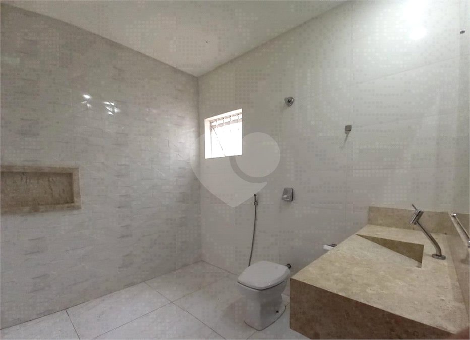 Casa à venda com 3 quartos, sendo 1 suíte,  em Vila Santa Catarina, Dourados, MS