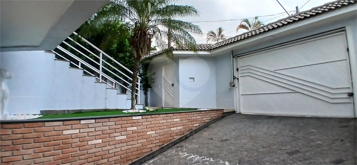 Casa à venda com 4 quartos, sendo 2 suítes, em Jardim Leonor Mendes de Barros, São Paulo, SP