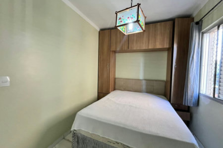 Apartamento 2 dormitórios com vaga de garagem lado praia na Enseada Guarujá