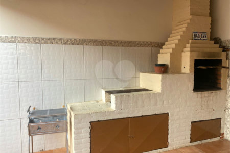 Casa à venda com 2 quartos, sendo 1 suíte, em Vila Deyse, Itapetininga, SP