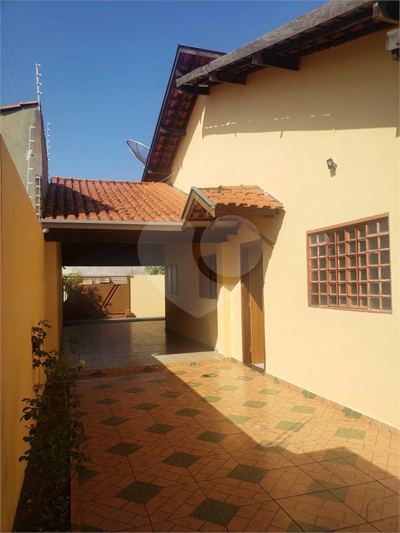Casa à venda com 3 quartos em Parque São Carlos, Três Lagoas, MS