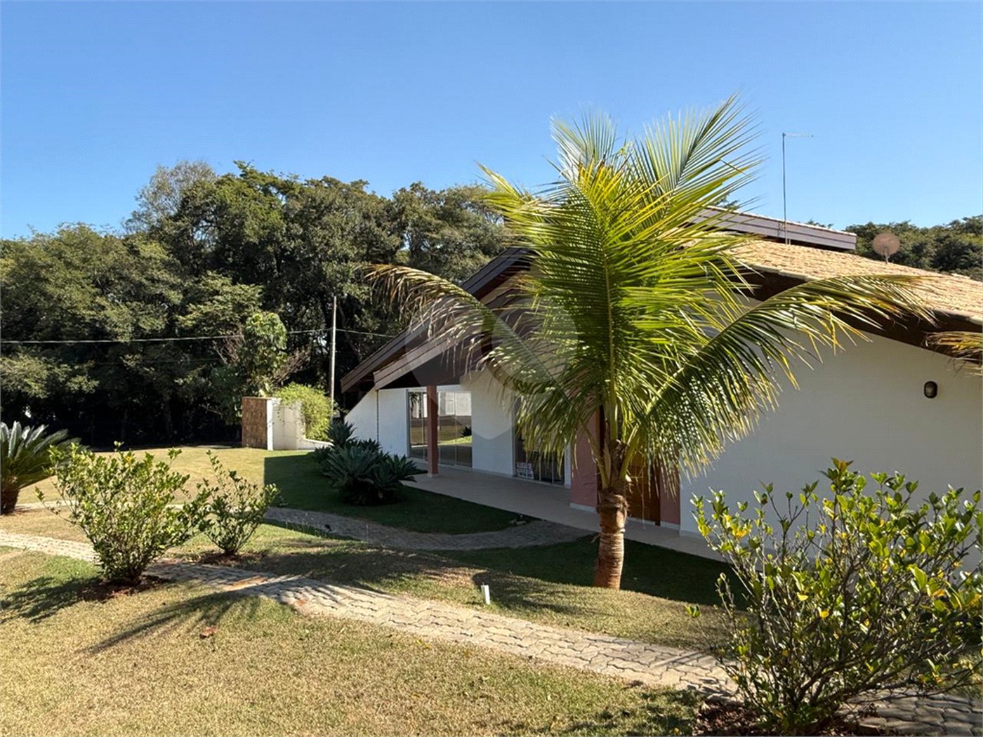 Casa à venda com 3 quartos, sendo 1 suíte, no condomínio Vale do Lago, Sorocaba - SP