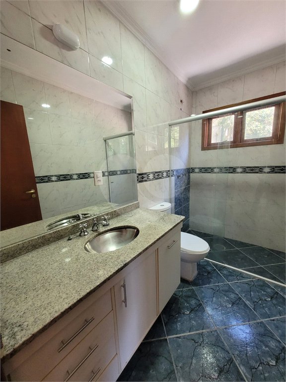Casa à venda com 5 quartos, sendo 3 suítes, no condomínio Alpes da Cantareira, Mairiporã - SP
