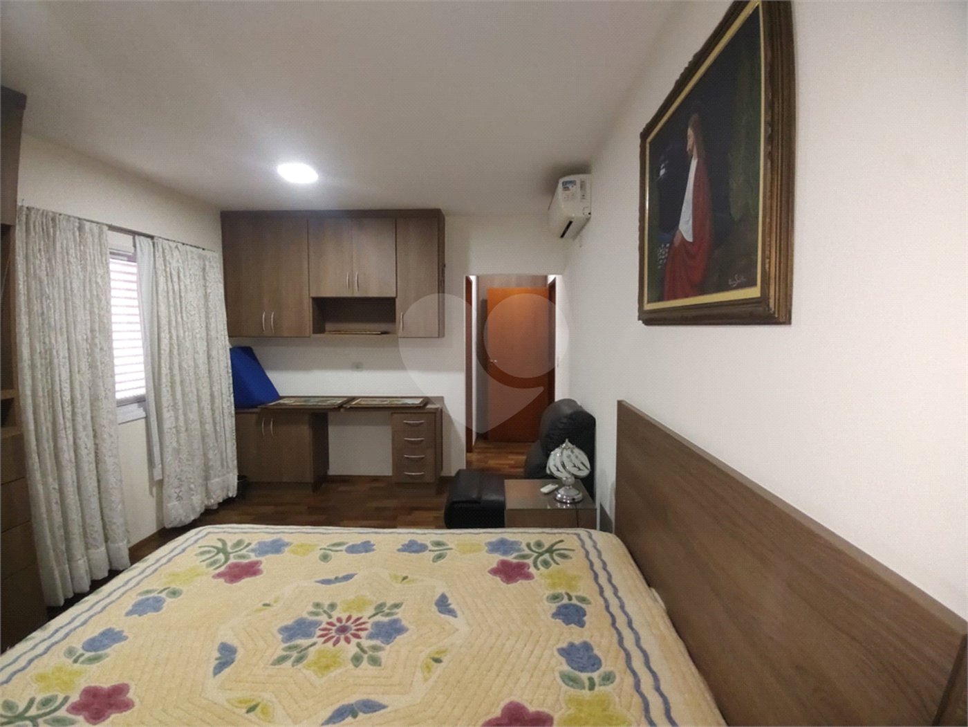 Casa à venda com 3 suítes no condomínio Morada das Hortênsias, São Paulo - SP