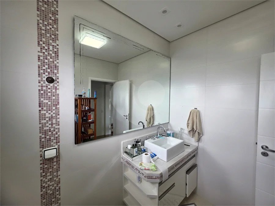 Casa à venda com 3 quartos, sendo 1 suíte,  no condomínio Santa Isabel I, Louveira - SP