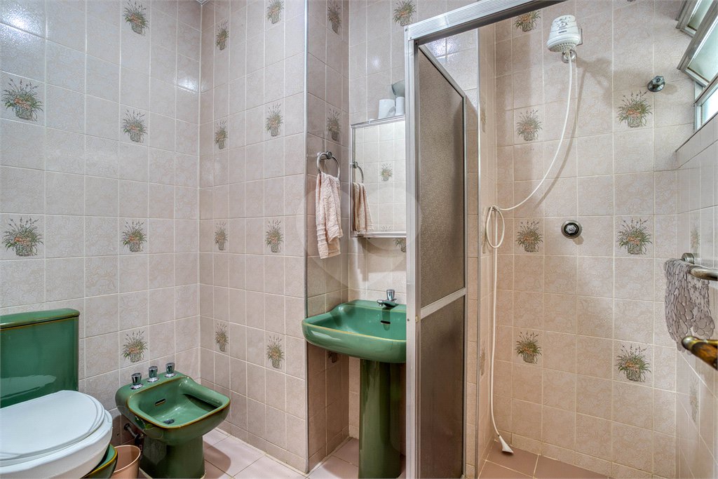 Casa de Vila à venda com 4 quartos, sendo 2 suítes, em Granja Julieta, São Paulo, SP