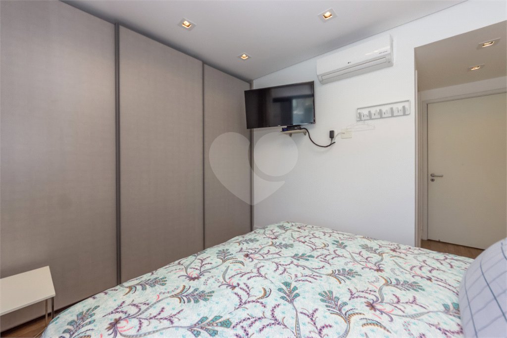 Casa à venda com 3 suítes no condomínio Reserva 8, São Paulo - SP