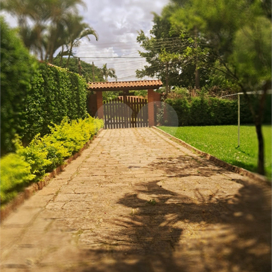 Casa à venda com 3 quartos, sendo 1 suíte, no condomínio Acmti - Colinas do Mosteiro, Terras de Itaici e Recanto dos Pássaros, Indaiatuba - SP