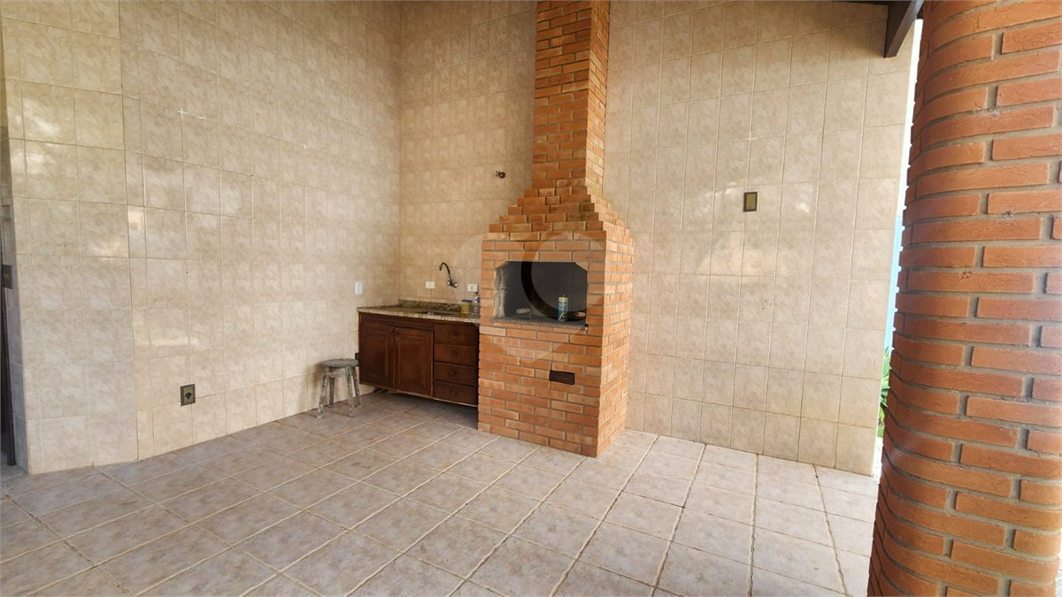 Casa à venda ou para alugar com 3 suítes no condomínio Villagio Capriccio, Louveira - SP