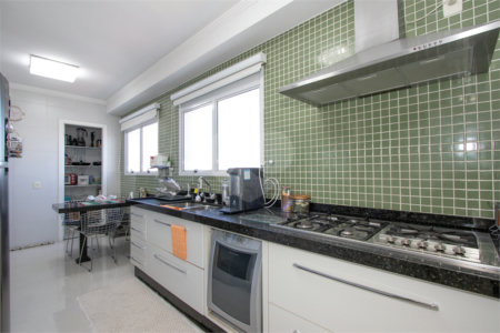 Apartamento à venda com 4 quartos, sendo 3 suítes,  em Vila Romana, São Paulo, SP