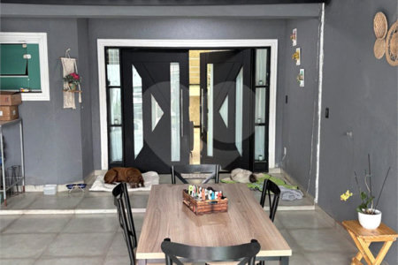Casa à venda com 4 suítes em Vila Lavínia, Mogi das Cruzes, SP