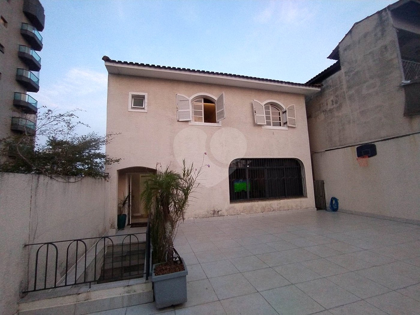 Sobrado à venda com 4 quartos, sendo 2 suítes, em Vila Paulicéia, São Paulo, SP