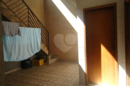 Casa à venda com 3 quartos, sendo 1 suíte,  em Vila Santo Estéfano, São Paulo, SP