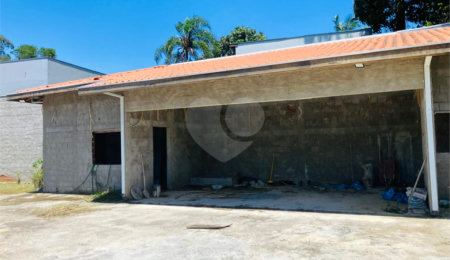 Casa à venda com 3 suítes no condomínio Lagoinha, Jacareí - SP