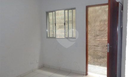 Sobrado à venda com 2 quartos em Tremembé, São Paulo, SP