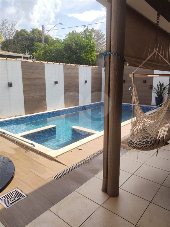 Casa à venda com 3 quartos, sendo 1 suíte, no condomínio Campos do Conde I, Paulínia - SP