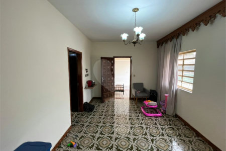 Casa a venda na Cidade Jardim com 3 dormitorios e 1 suite