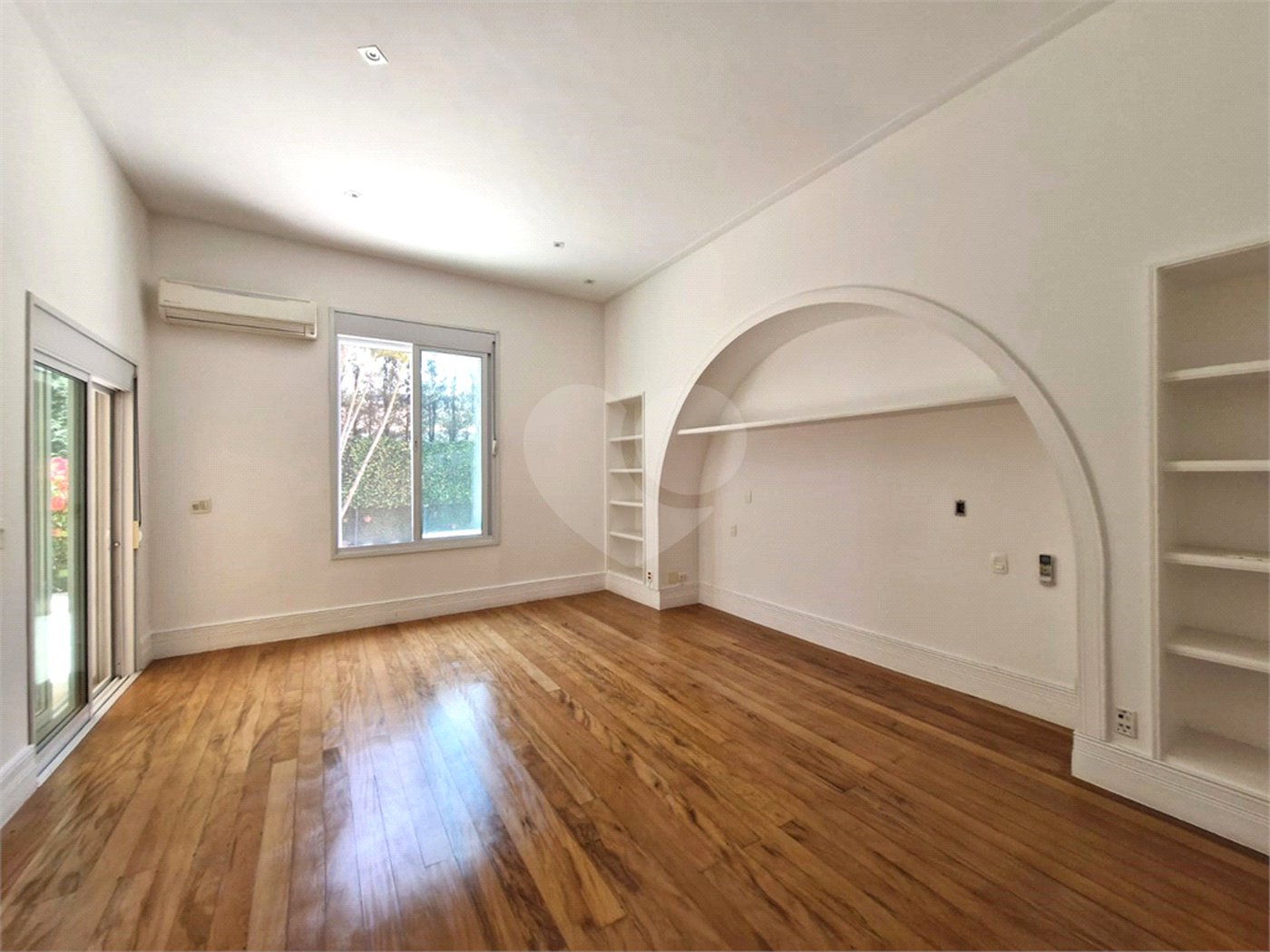 Casa à venda com 4 suítes no condomínio Chácara Flora, São Paulo - SP