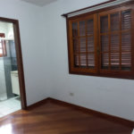 Sobrado à venda com 4 quartos, sendo 3 suítes,  em Cidade São Francisco, São Paulo, SP