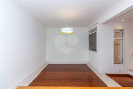 Casa à venda com 4 quartos, sendo 2 suítes, no condomínio Stephanie, São Paulo - SP