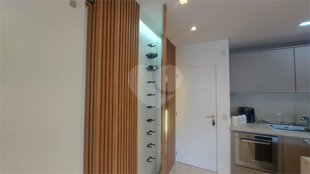 Apartamento à venda ou para alugar com 2 suítes em Itacorubi, Florianópolis, SC