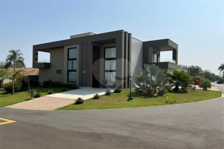 Casa à venda com 5 quartos, sendo 4 suítes, no condomínio Terras de Mont Serrat, Salto - SP