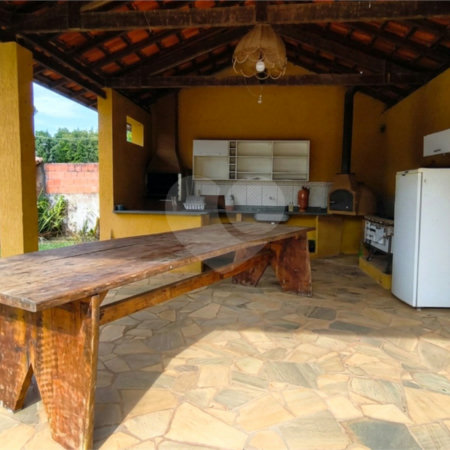 Chácara à venda com 4 quartos, sendo 1 suíte,  em Vale San Fernando, Itapetininga, SP
