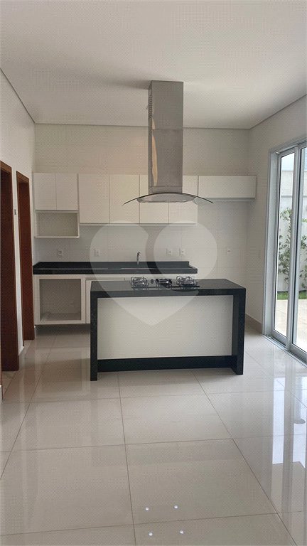 Casa à venda com 4 suítes no condomínio Chácara Ondina, Sorocaba - SP