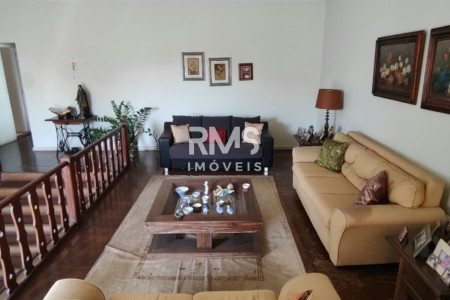 Casa à venda com 4 quartos, sendo 2 suítes,  no Centro, Itu, SP