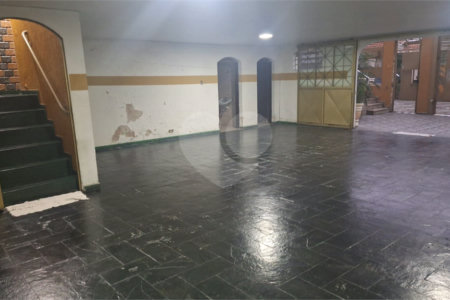 Sobrado à venda ou para alugar com 4 suítes em Sitio Paredão, Ferraz de Vasconcelos, SP