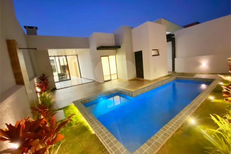 Casa à venda com 3 quartos, sendo 1 suíte, no condomínio Veneza, Mogi das Cruzes - SP