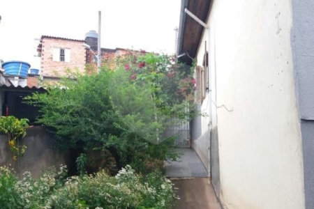 Casa à venda com 4 quartos, sendo 1 suíte,  em Jardim Helga, São Paulo, SP