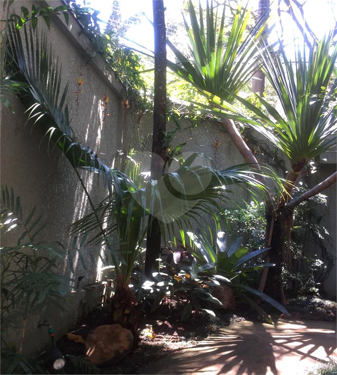 Sobrado à venda com 4 quartos, sendo 1 suíte, em Jardim Novo Mundo, São Paulo, SP