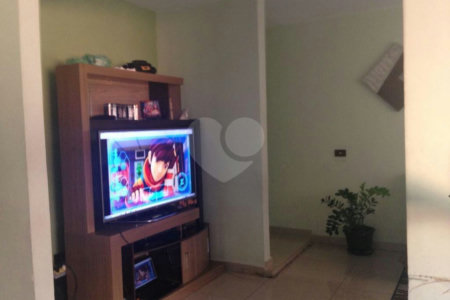 Sobrado à venda com 3 quartos, sendo 1 suíte, em Santa Teresinha, São Paulo, SP