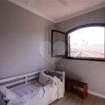 Casa com 4 Dormitórios sendo 1 suíte, com 3 Vagas