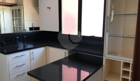 Apartamento à venda com 3 quartos, sendo 1 suíte,  em Vila Andrade, São Paulo, SP