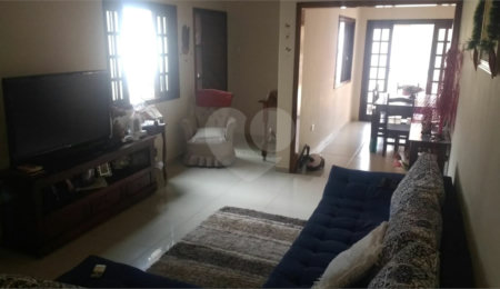 Casa à venda com 3 quartos, sendo 1 suíte, no Centro, Piracaia, SP