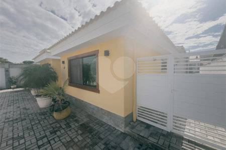 Casa em condomínio à venda com 4 quartos, sendo 2 suítes,  em Caravelas, Armação dos Búzios, RJ