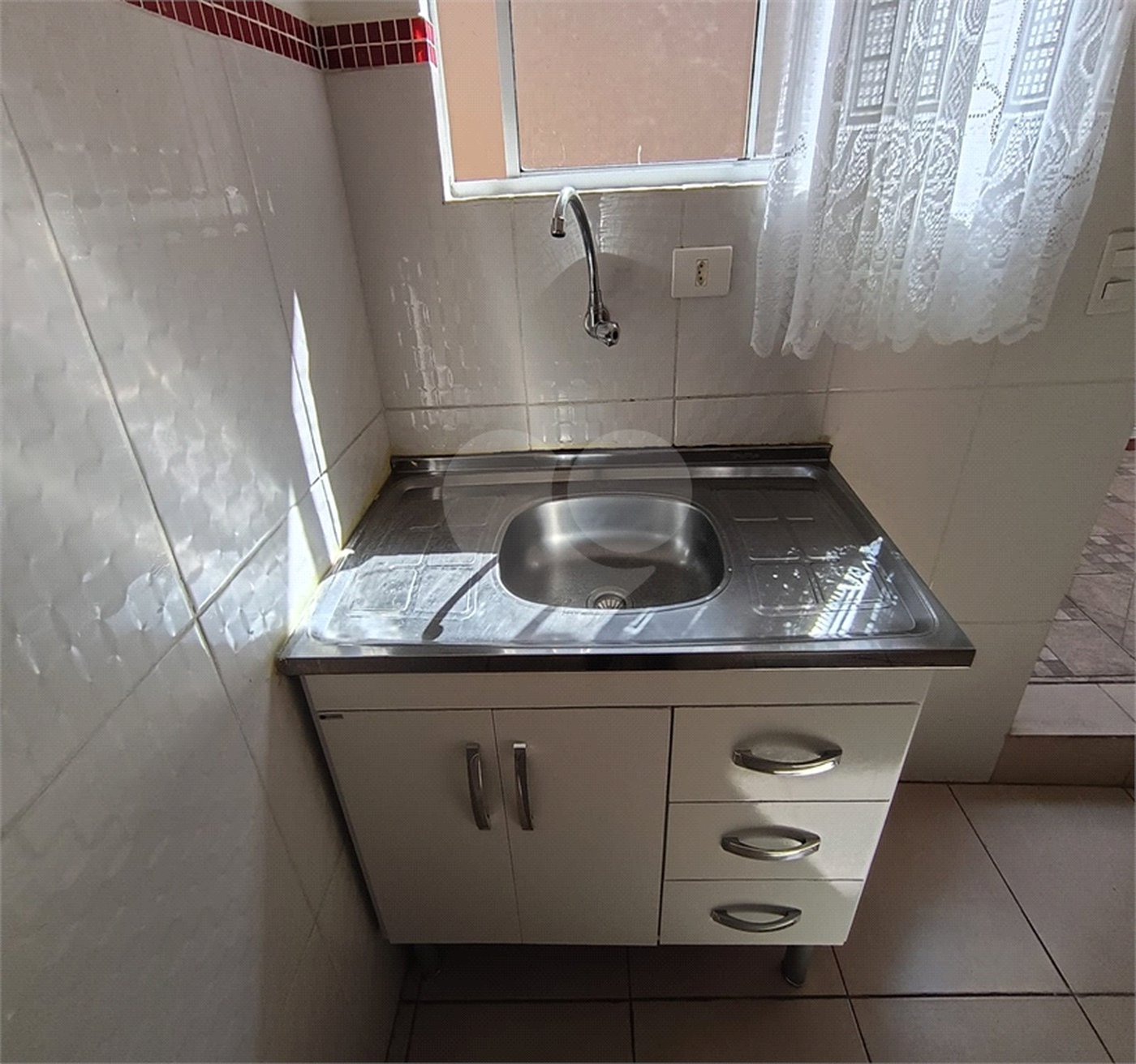 Casa para alugar com 1 quarto no condomínio Cond R Claudio Rodrigues Lopes, São Paulo - SP