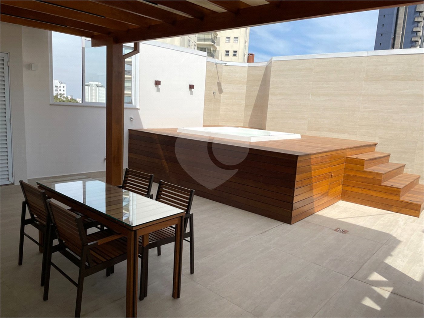 Apartamento à venda com 4 suítes em Vila Suzana, São Paulo, SP