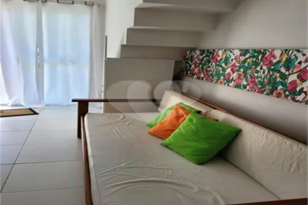 Apartamento à venda com 1 suíte em Taperapuan, Porto Seguro, BA