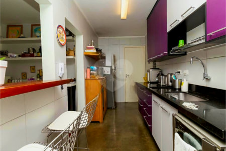 Apartamento à venda com 3 quartos, sendo 2 suítes,  em Pinheiros, São Paulo, SP
