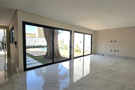 Casa à venda com 4 suítes no condomínio Villa Suiça, São Paulo - SP