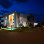 Casa à venda com 5 quartos, sendo 4 suítes, no condomínio Terras de Mont Serrat, Salto - SP
