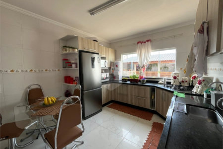 Casa à venda com 4 quartos, sendo 2 suítes, em Chapada Grande, Itapetininga, SP