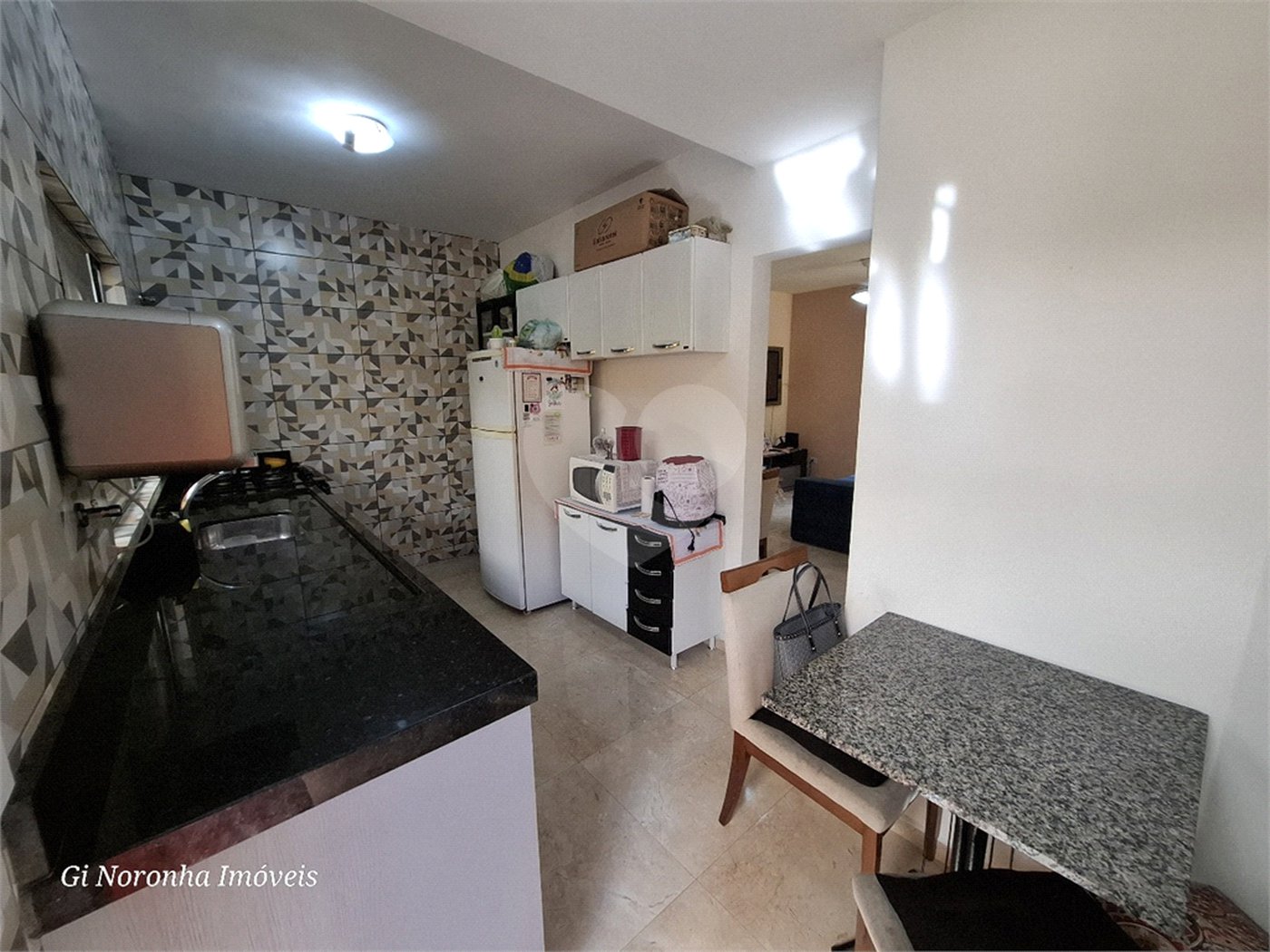 Casa à venda com 2 quartos, sendo 1 suíte, no condomínio Residencial Mirage, Mogi das Cruzes - SP